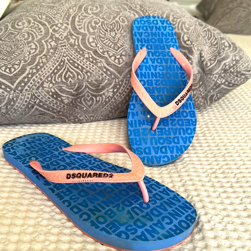 Dsquared2 flip flops excellent condition